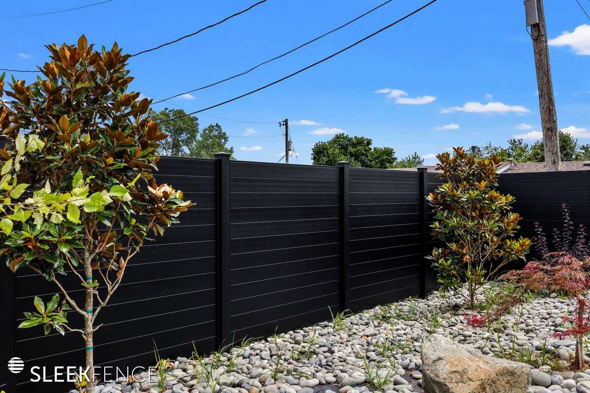 sleekfence-aluminum-privacy-fencing-09